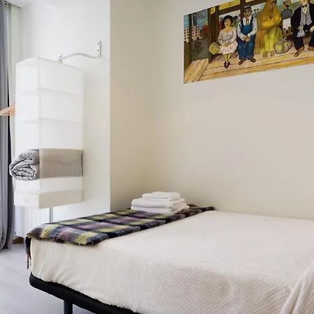 Espacioso 3 Hab Dobles, 2 Banos Centro Ciudad Apartment